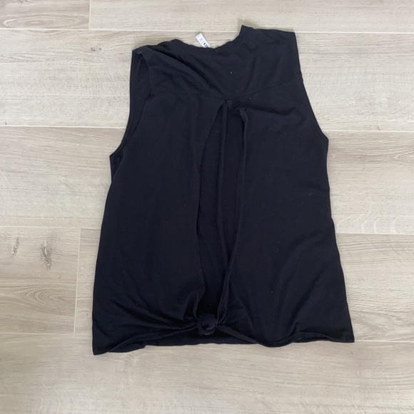 Fabletics tie back tank - Picture 4 of 5